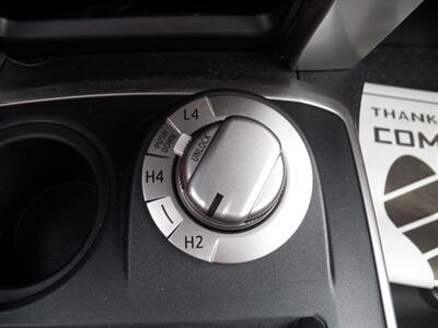 2018 Toyota 4Runner SR5 Premium 4X4 - Photo 24 - Mishawaka, IN 46545