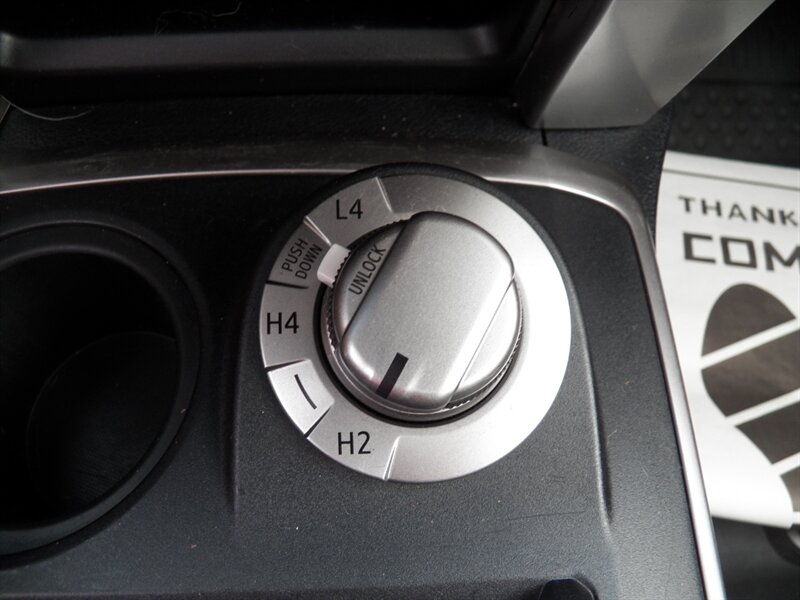 2018 Toyota 4Runner SR5 Premium 4X4 - Photo 24 - Mishawaka, IN 46545