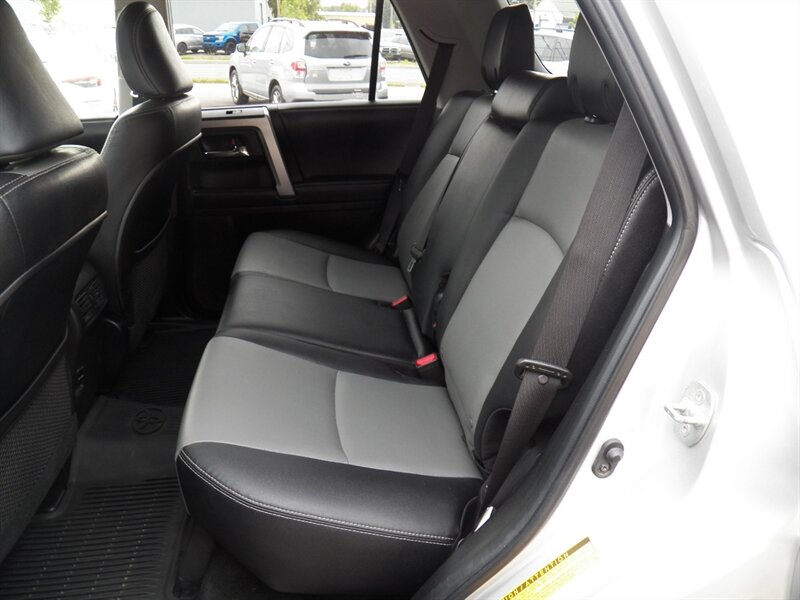 2018 Toyota 4Runner SR5 Premium 4X4 - Photo 10 - Mishawaka, IN 46545