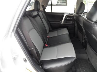 2018 Toyota 4Runner SR5 Premium 4X4 - Photo 12 - Mishawaka, IN 46545