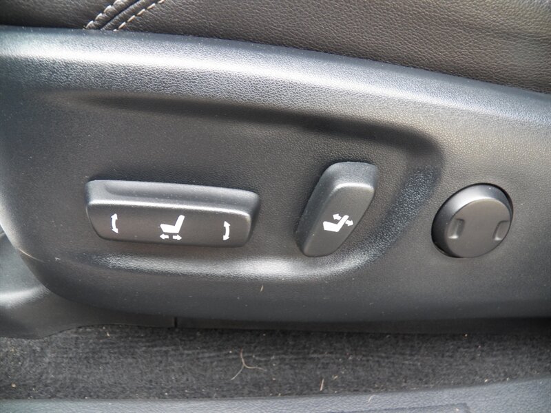 2018 Toyota 4Runner SR5 Premium 4X4 - Photo 9 - Mishawaka, IN 46545