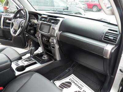 2018 Toyota 4Runner SR5 Premium 4X4 - Photo 14 - Mishawaka, IN 46545