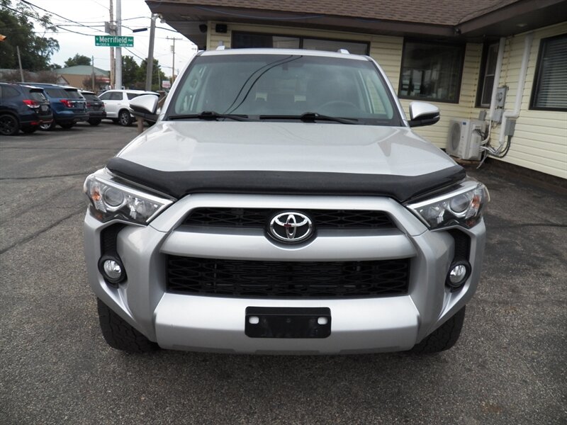 2018 Toyota 4Runner SR5 Premium 4X4 - Photo 5 - Mishawaka, IN 46545