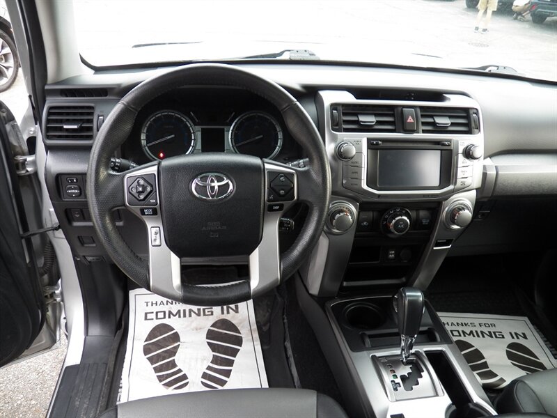 2018 Toyota 4Runner SR5 Premium 4X4 - Photo 15 - Mishawaka, IN 46545