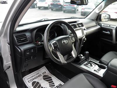 2018 Toyota 4Runner SR5 Premium 4X4 - Photo 7 - Mishawaka, IN 46545