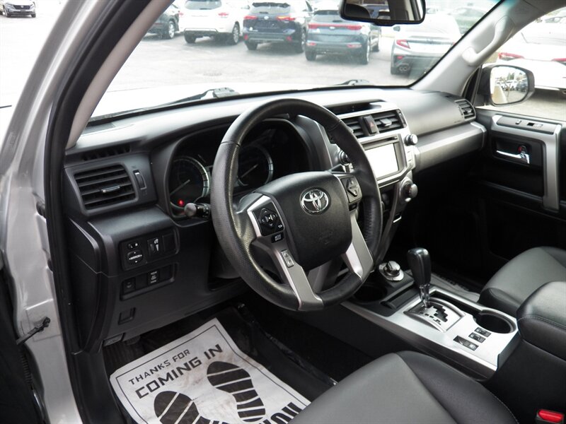 2018 Toyota 4Runner SR5 Premium 4X4 - Photo 7 - Mishawaka, IN 46545