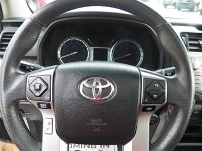 2018 Toyota 4Runner SR5 Premium 4X4 - Photo 17 - Mishawaka, IN 46545