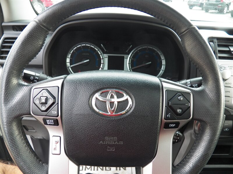 2018 Toyota 4Runner SR5 Premium 4X4 - Photo 17 - Mishawaka, IN 46545