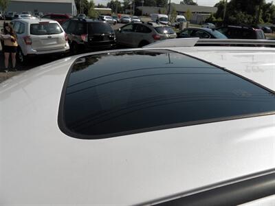 2010 Toyota Highlander Hybrid Limited  AWD - Photo 8 - Mishawaka, IN 46545