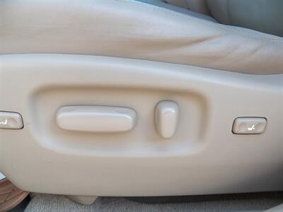 2010 Toyota Highlander Hybrid Limited  AWD - Photo 12 - Mishawaka, IN 46545
