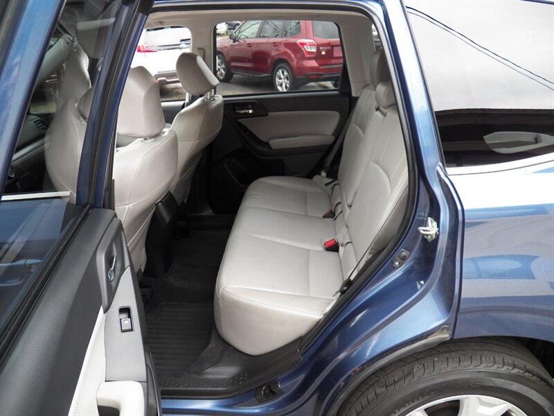 2014 Subaru Forester 2.5i Limited AWD - Photo 10 - Mishawaka, IN 46545