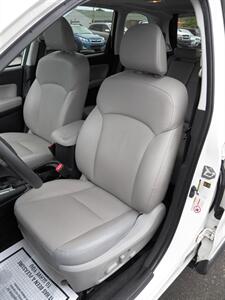 2015 Subaru Forester 2.5i Touring  AWD - Photo 12 - Mishawaka, IN 46545