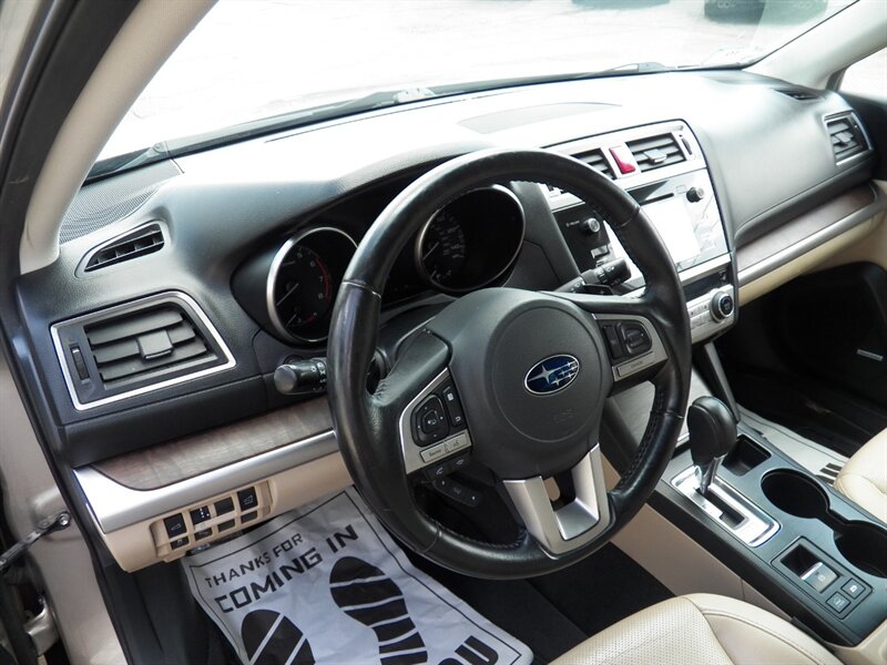 2016 Subaru Outback 2.5i Limited AWD - Photo 7 - Mishawaka, IN 46545