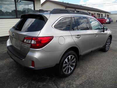 2016 Subaru Outback 2.5i Limited AWD - Photo 2 - Mishawaka, IN 46545