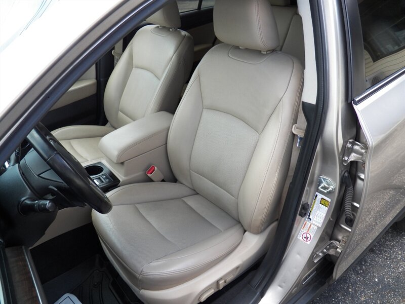 2016 Subaru Outback 2.5i Limited AWD - Photo 8 - Mishawaka, IN 46545