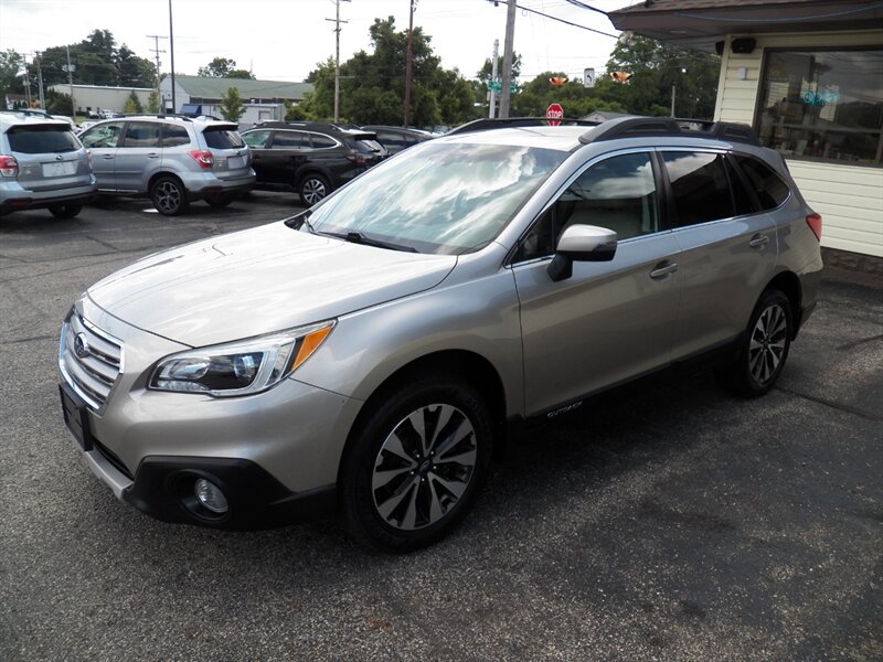 2016 Subaru Outback 2.5i Limited AWD - Photo 4 - Mishawaka, IN 46545