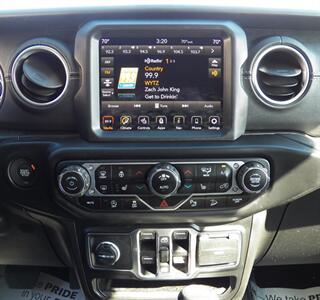 2020 Jeep Wrangler Unlimited Sahara  AWD - Photo 22 - Mishawaka, IN 46545