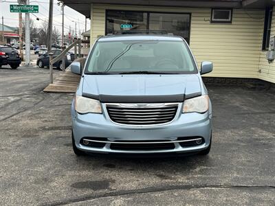 2013 Chrysler Town and Country Touring   - Photo 8 - Mishawaka, IN 46545