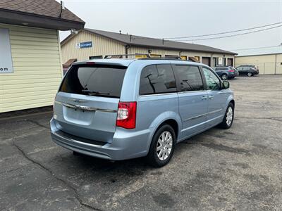 2013 Chrysler Town and Country Touring   - Photo 7 - Mishawaka, IN 46545