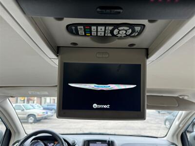 2013 Chrysler Town and Country Touring   - Photo 21 - Mishawaka, IN 46545