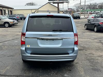 2013 Chrysler Town and Country Touring   - Photo 5 - Mishawaka, IN 46545