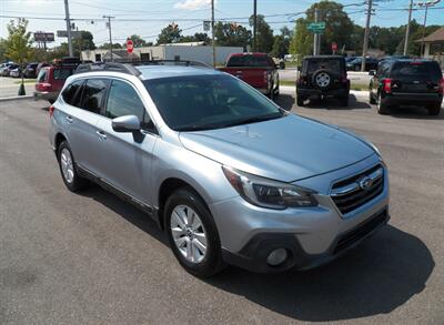 2018 Subaru Outback 2.5i Premium  AWD - Photo 1 - Mishawaka, IN 46545