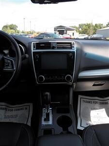 2018 Subaru Outback 2.5i Premium  AWD - Photo 17 - Mishawaka, IN 46545