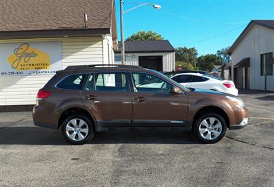 2012 Subaru Outback 2.5i  AWD - Photo 2 - Mishawaka, IN 46545