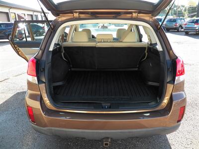 2012 Subaru Outback 2.5i  AWD - Photo 12 - Mishawaka, IN 46545