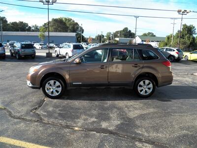 2012 Subaru Outback 2.5i  AWD - Photo 6 - Mishawaka, IN 46545