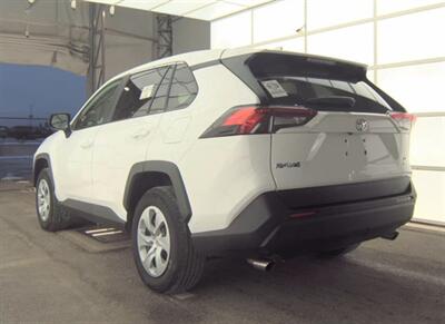 2024 Toyota RAV4 LE AWD - Photo 2 - Mishawaka, IN 46545