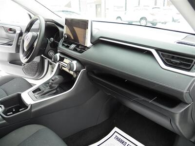 2024 Toyota RAV4 LE  AWD - Photo 14 - Mishawaka, IN 46545
