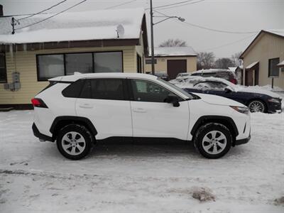 2024 Toyota RAV4 LE  AWD - Photo 2 - Mishawaka, IN 46545