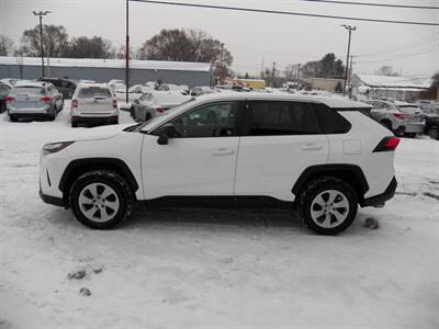 2024 Toyota RAV4 LE  AWD - Photo 6 - Mishawaka, IN 46545
