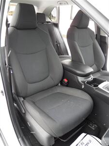 2024 Toyota RAV4 LE  AWD - Photo 13 - Mishawaka, IN 46545