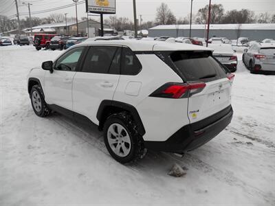 2024 Toyota RAV4 LE  AWD - Photo 5 - Mishawaka, IN 46545