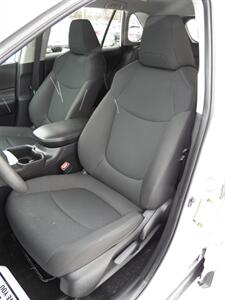 2024 Toyota RAV4 LE  AWD - Photo 10 - Mishawaka, IN 46545