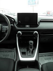 2024 Toyota RAV4 LE  AWD - Photo 16 - Mishawaka, IN 46545