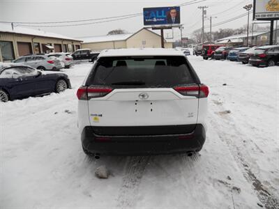 2024 Toyota RAV4 LE  AWD - Photo 4 - Mishawaka, IN 46545