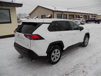 2024 Toyota RAV4 LE  AWD - Photo 3 - Mishawaka, IN 46545