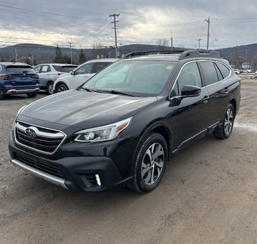 2021 Subaru Outback Limited  AWD - Photo 1 - Mishawaka, IN 46545