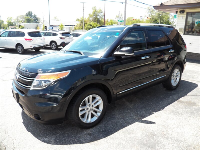 2014 Ford Explorer XLT AWD - Photo 5 - Mishawaka, IN 46545