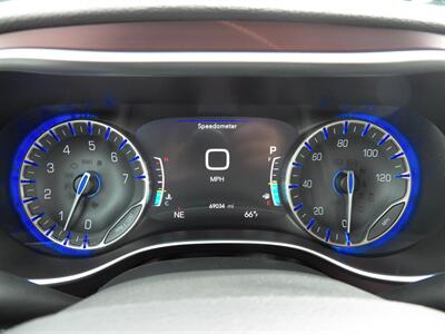 2017 Chrysler Pacifica Limited   - Photo 31 - Mishawaka, IN 46545