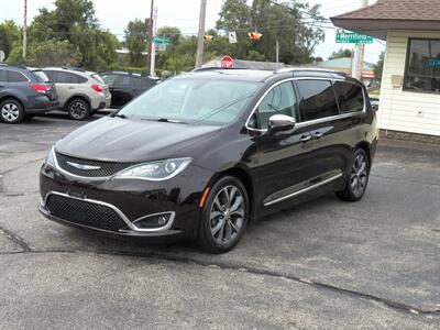 2017 Chrysler Pacifica Limited   - Photo 7 - Mishawaka, IN 46545