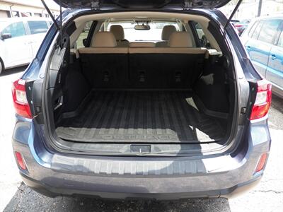 2015 Subaru Outback 3.6R Limited  AWD - Photo 10 - Mishawaka, IN 46545