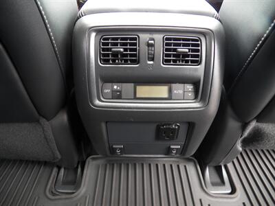 2017 Nissan Pathfinder SL  4x4 - Photo 18 - Mishawaka, IN 46545