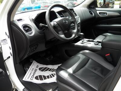 2017 Nissan Pathfinder SL  4x4 - Photo 8 - Mishawaka, IN 46545