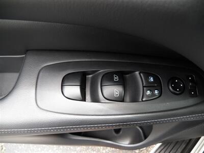 2017 Nissan Pathfinder SL  4x4 - Photo 25 - Mishawaka, IN 46545