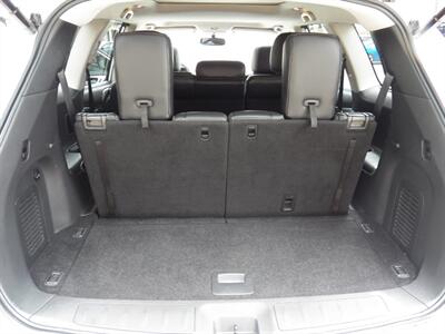 2017 Nissan Pathfinder SL  4x4 - Photo 12 - Mishawaka, IN 46545