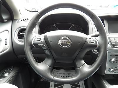 2017 Nissan Pathfinder SL  4x4 - Photo 21 - Mishawaka, IN 46545